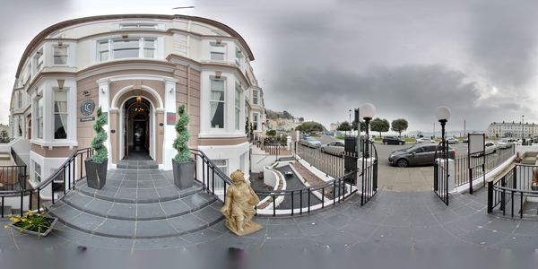 Lauriston & Lawton Court Hotel