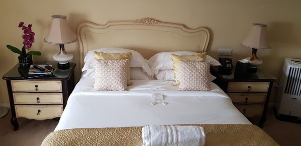 Le Bouchon Brasserie & Hotel