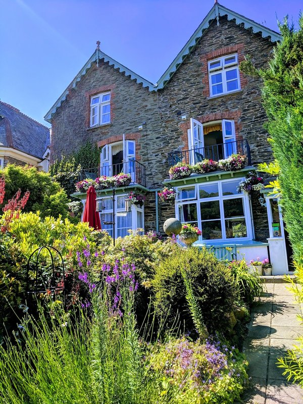 Lee House