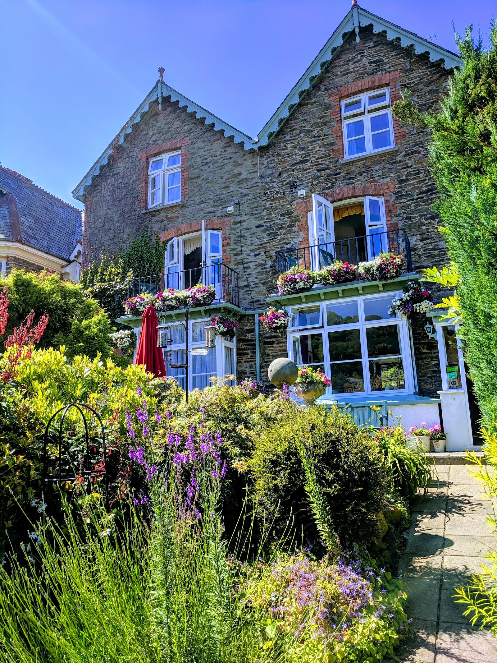 Lee House