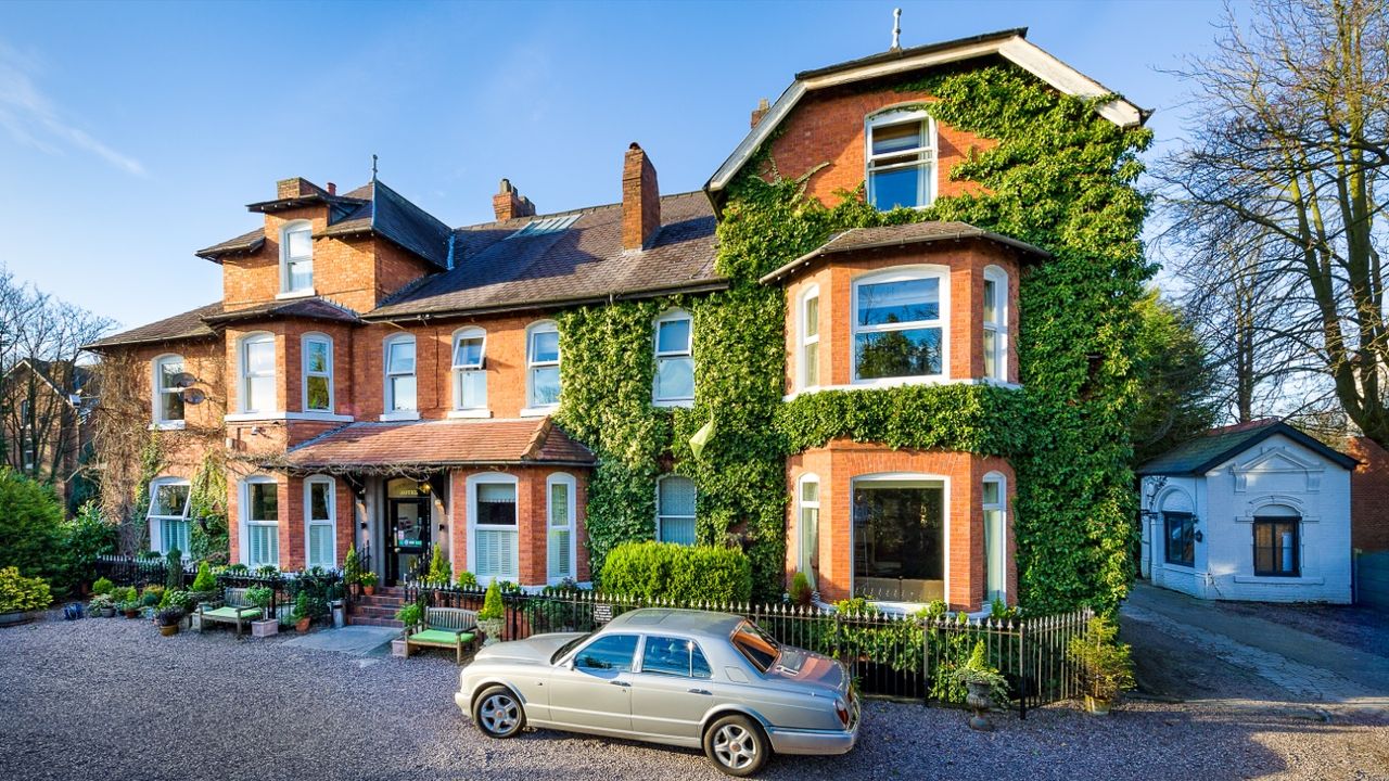 Lennox Lea Hotel & Apartments