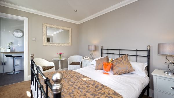 Lennox Lea Hotel & Apartments