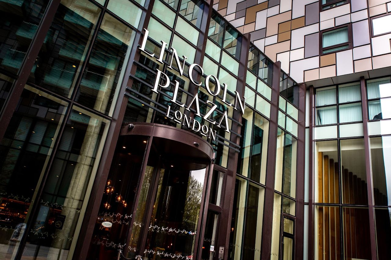 Lincoln Plaza London Curio Collection By Hilton
