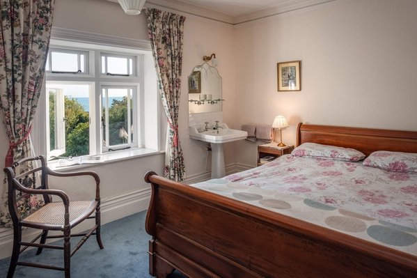Lisle Combe