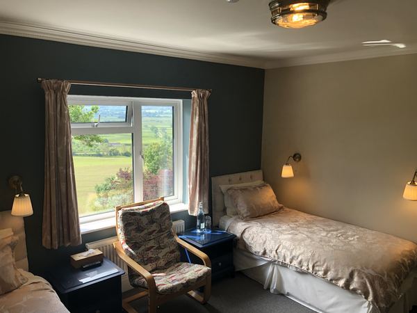 Little Orchard Bed & Breakfast