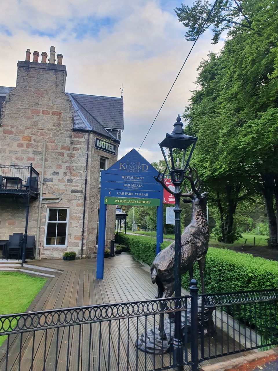 Loch Kinord Hotel