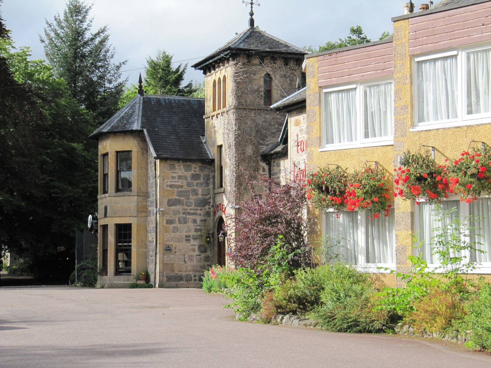 Loch Ness Lodge