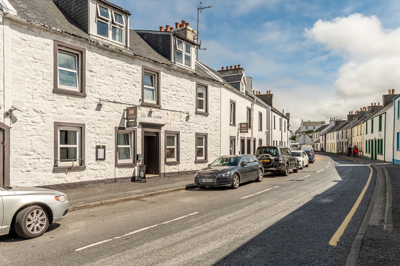 Lochside Hotel