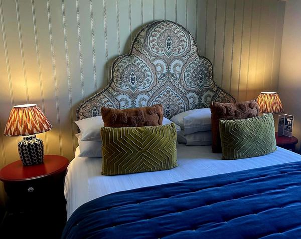 Lochside Hotel