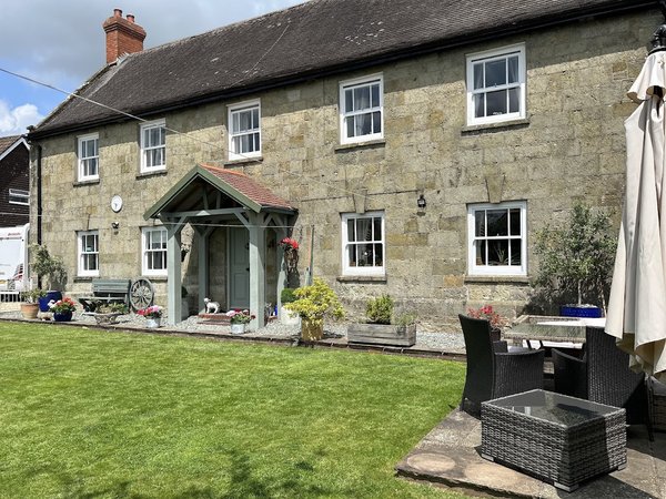 Lodbourne Farmhouse B&B
