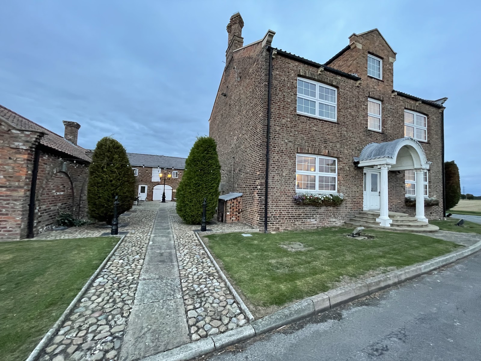 Loftsome Bridge Hotel