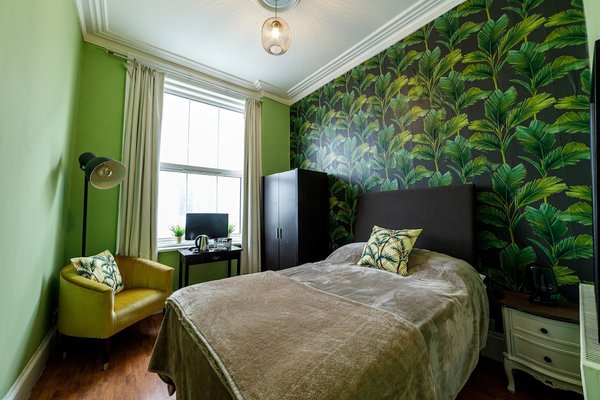 London K W Hotel