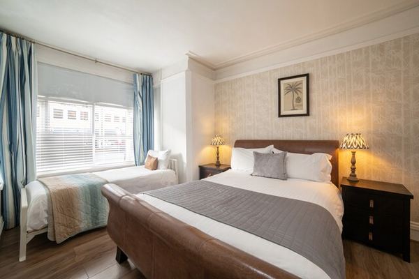 Lonsdale Guest House