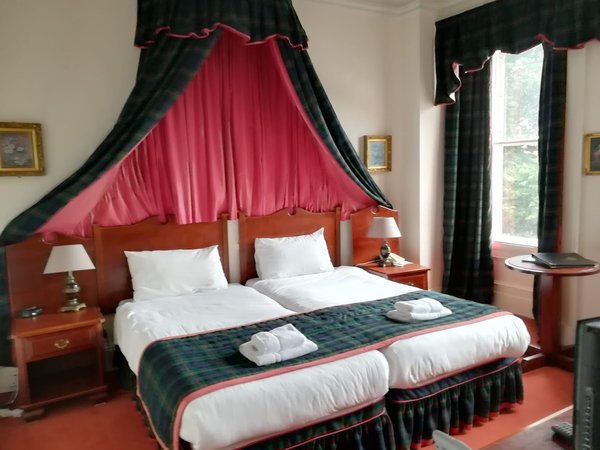 Lovat Arms Hotel