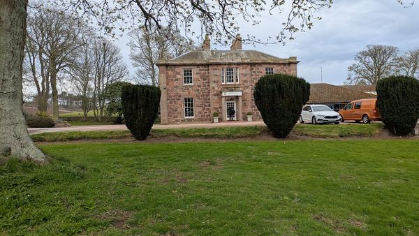 Lunan House