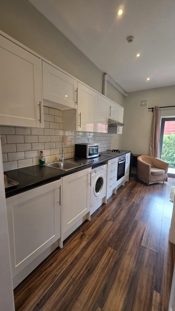 Lyall Apartment Hotel
