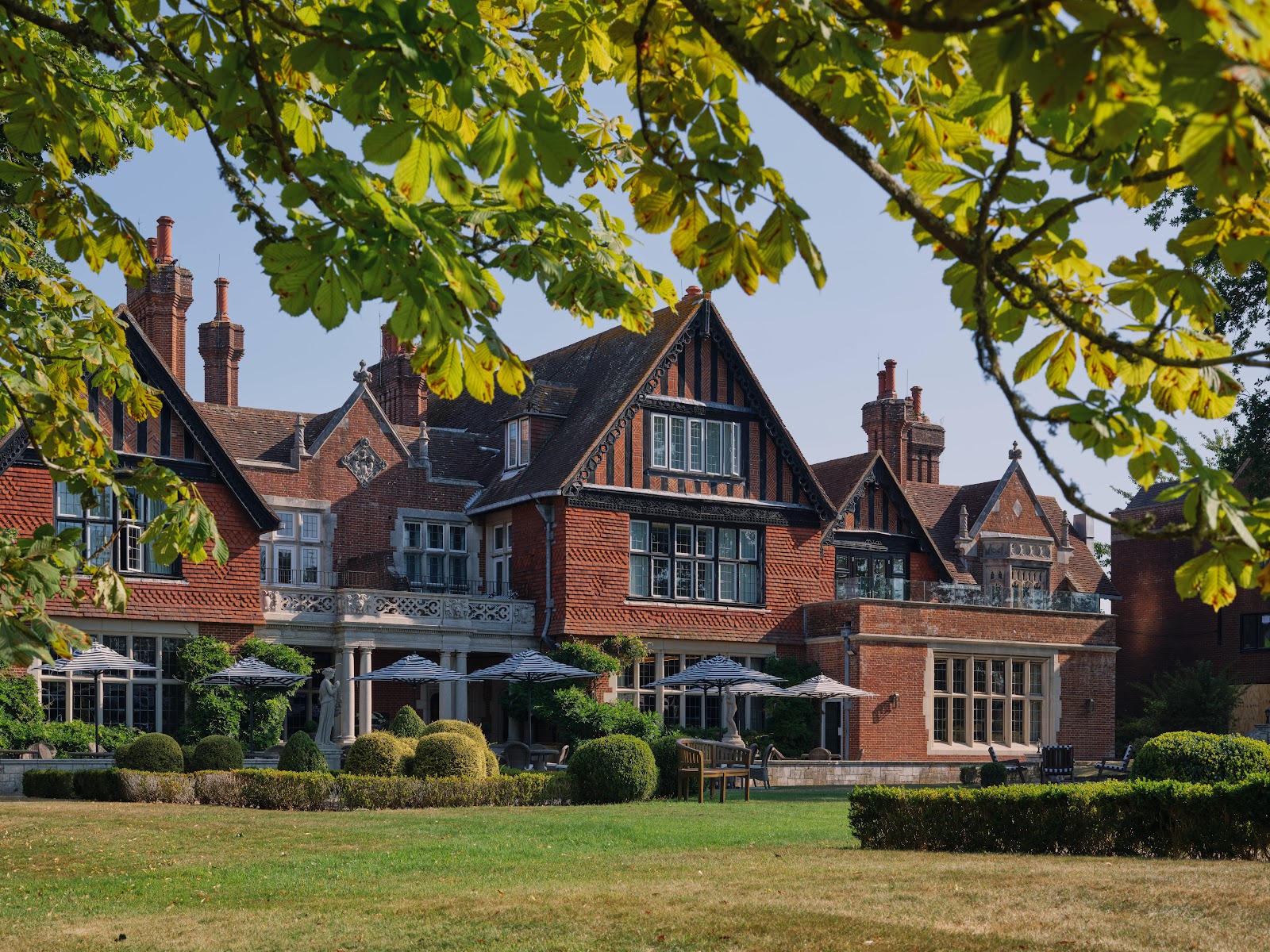 Macdonald Elmers Court Hotel