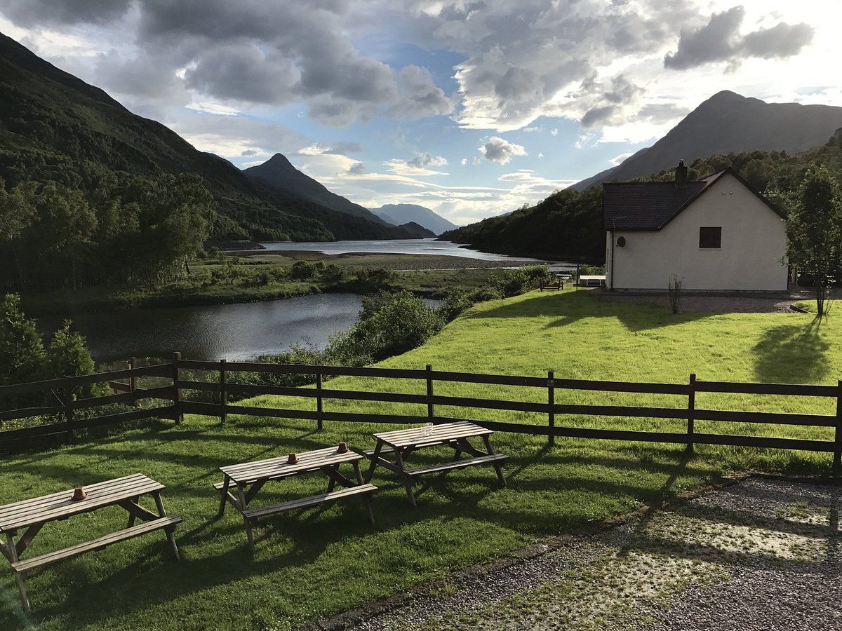 MacDonald Hotel & Cabins