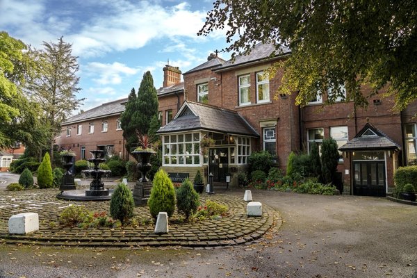 Macdonald Kilhey Court Hotel