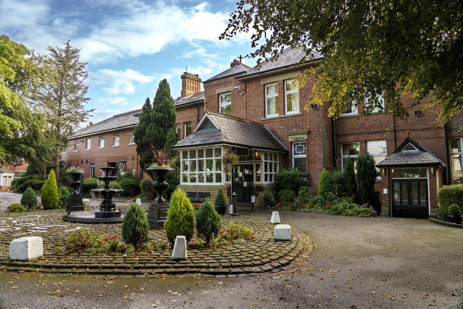 Macdonald Kilhey Court Hotel