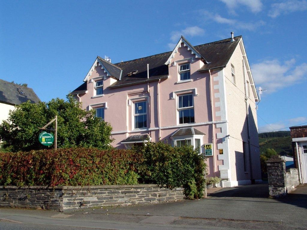 Maenllwyd Guest House