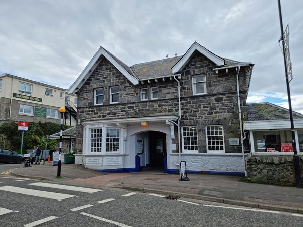 Marine Hotel