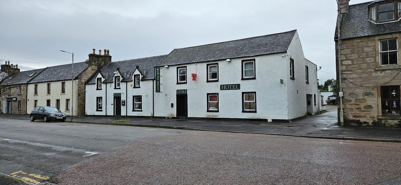 Marine Hotel