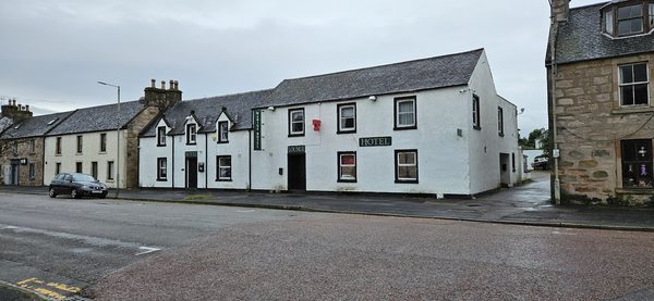 Marine Hotel