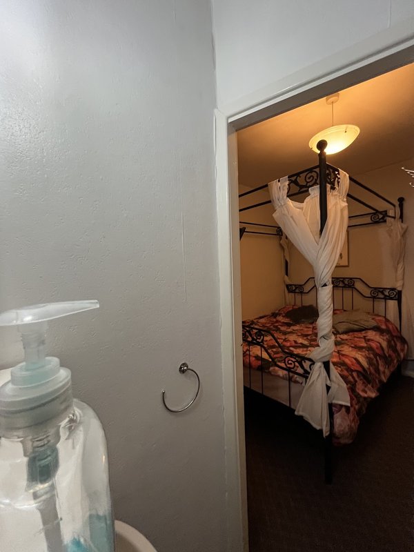 Melrose Hotel