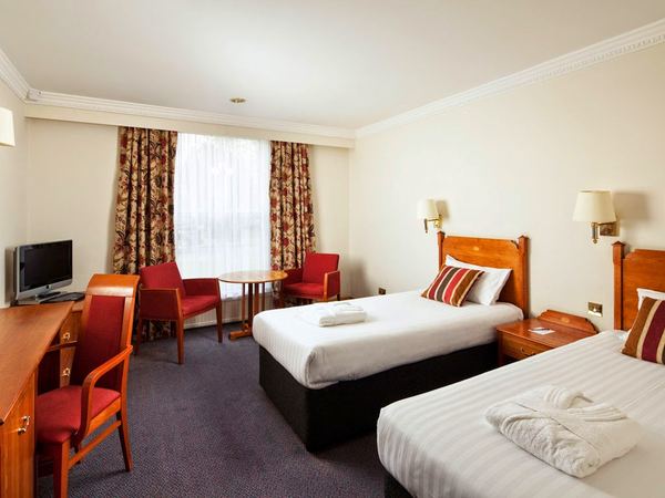 Mercure York Fairfield Manor Hotel