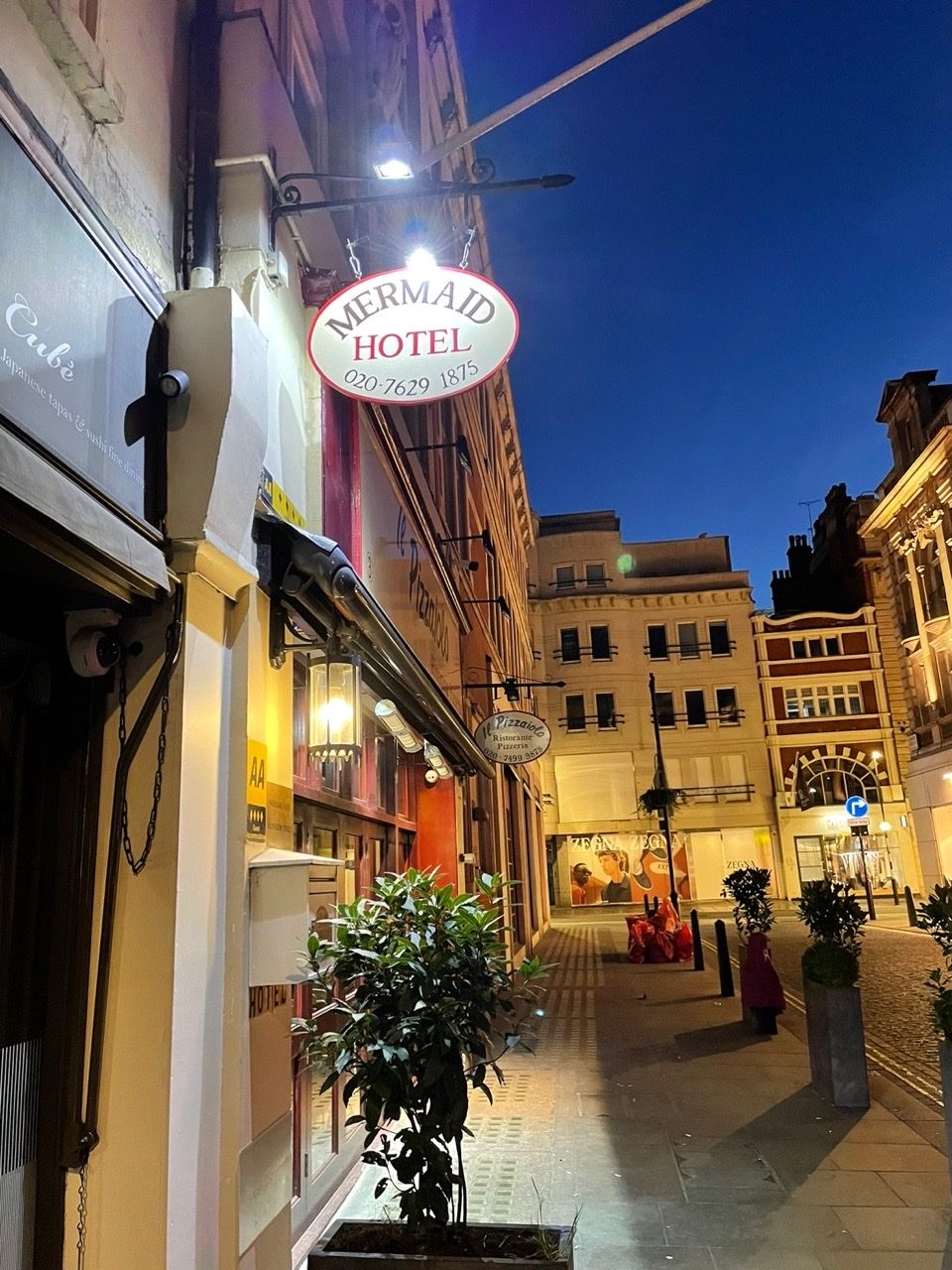 Mermaid Suite Hotel