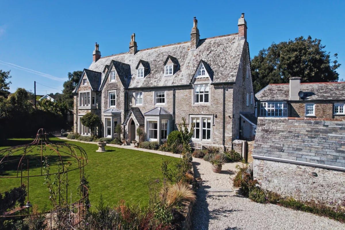 Molesworth Manor