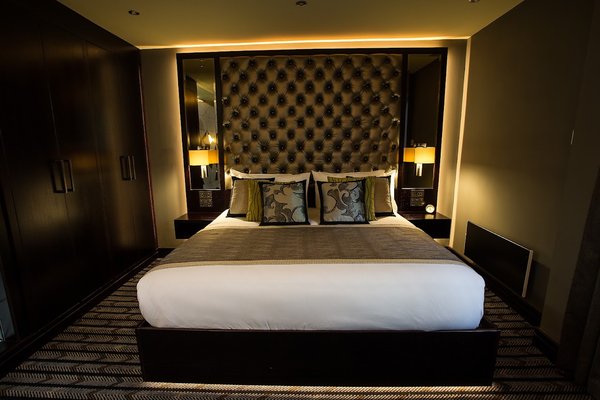 Mondo Hotel
