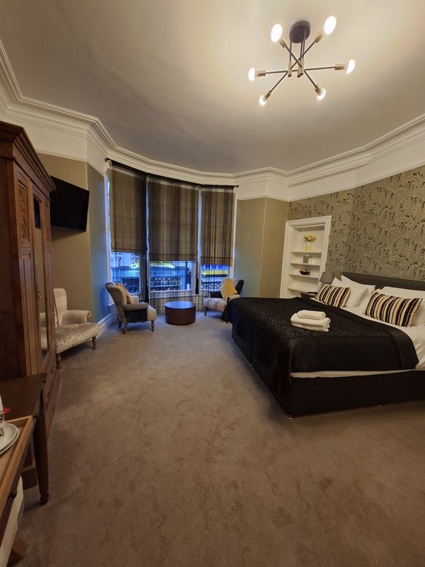 Monties Guest House
