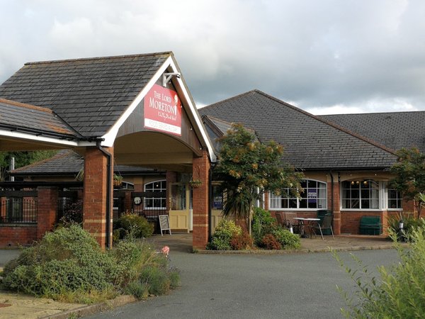 Moreton Park Hotel
