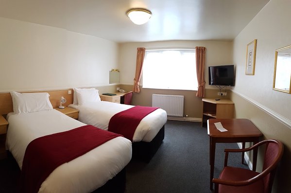 Moreton Park Hotel