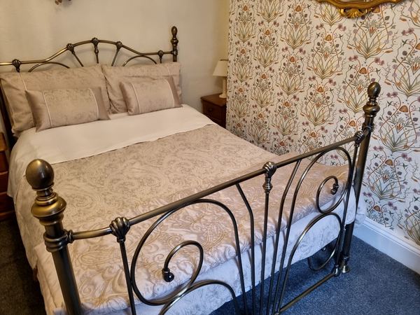 Mostyn House - Guest house