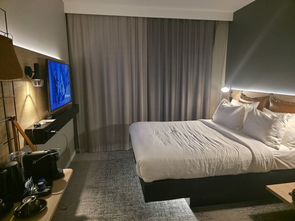 Moxy Edinburgh Fountainbridge