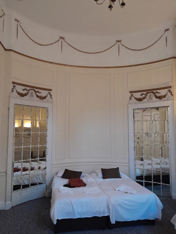 Mstay Russell Court Hotel