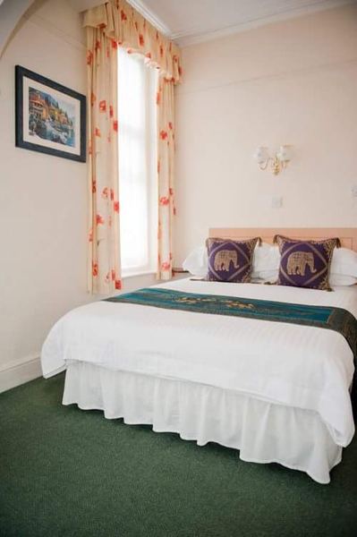 MyRoomz Tudor Rose Original