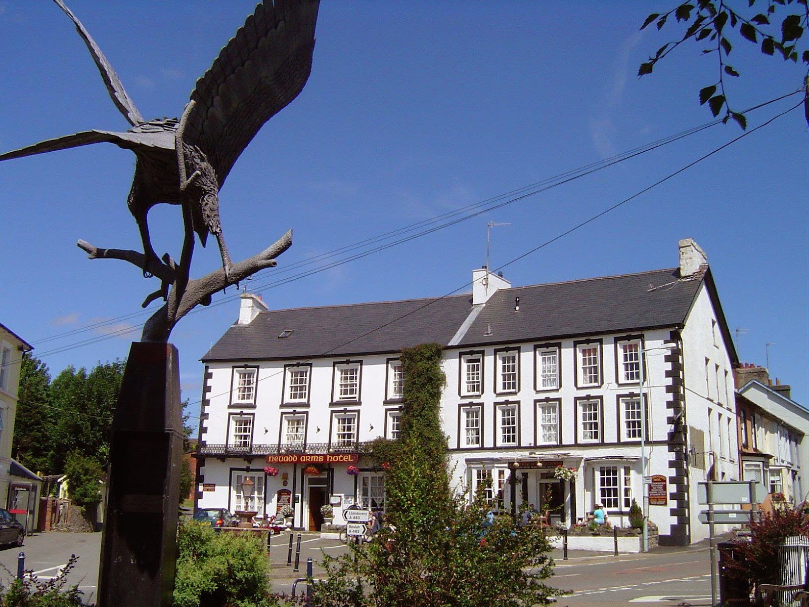 Neuadd Arms Hotel