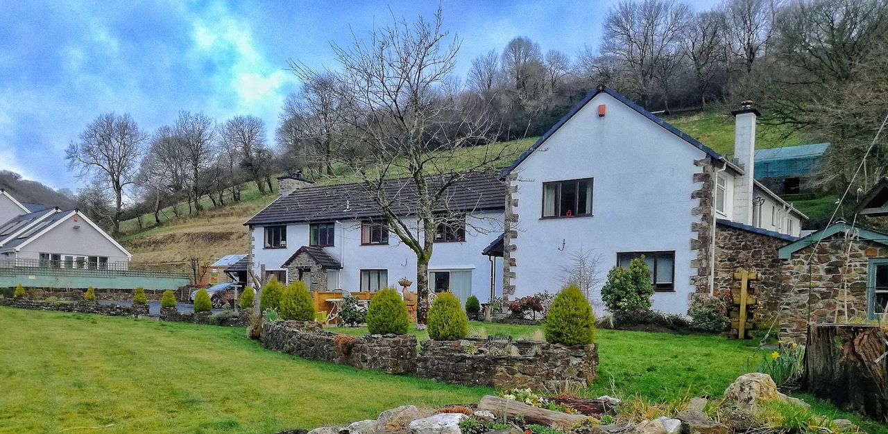 Neuadd Wen Guest House