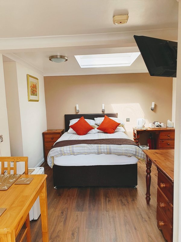 No 82 B&B