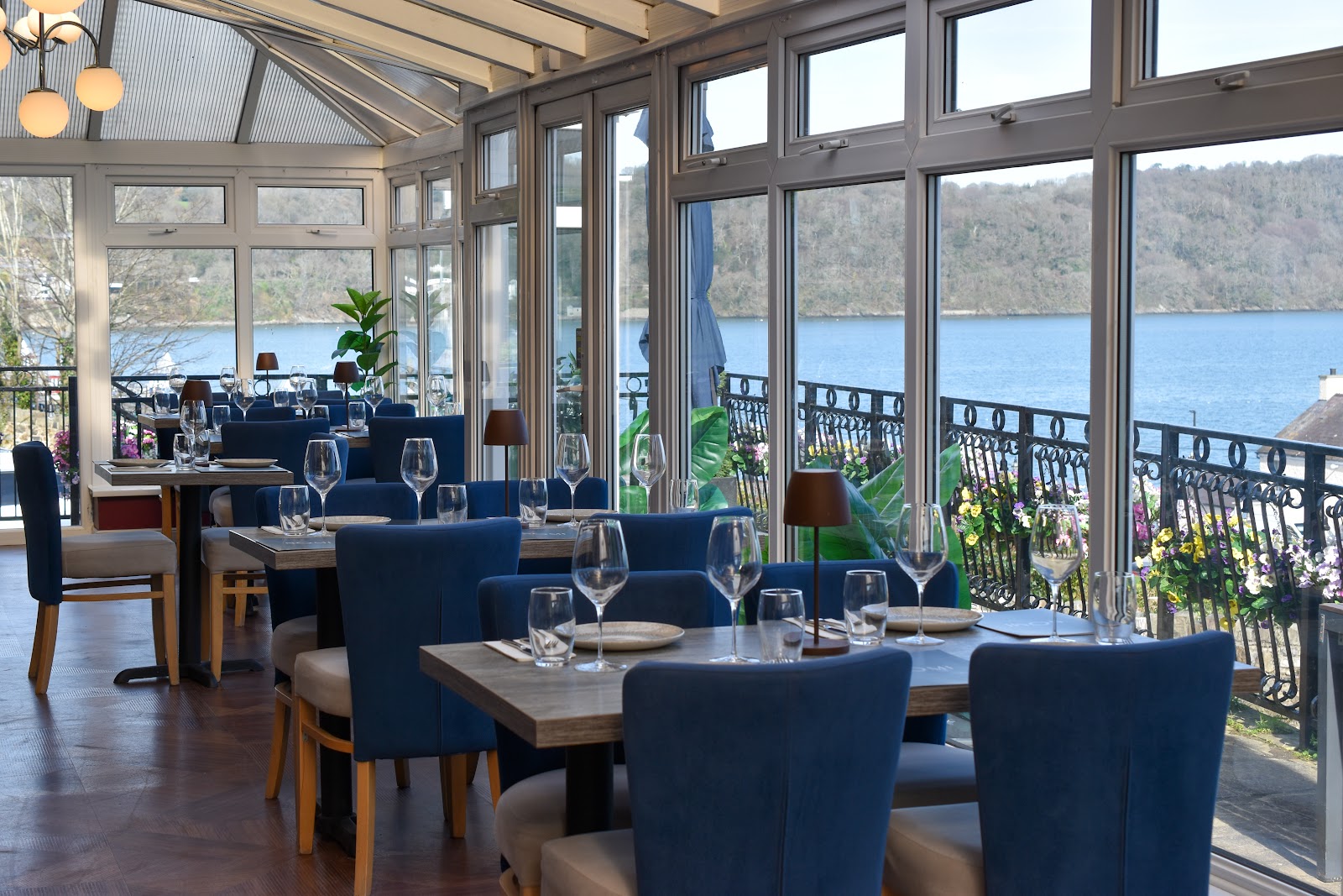 Nomi Rooms & Restaurant
