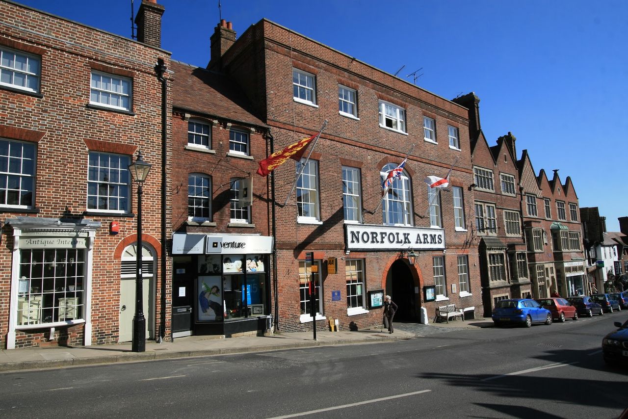 Norfolk Arms Hotel