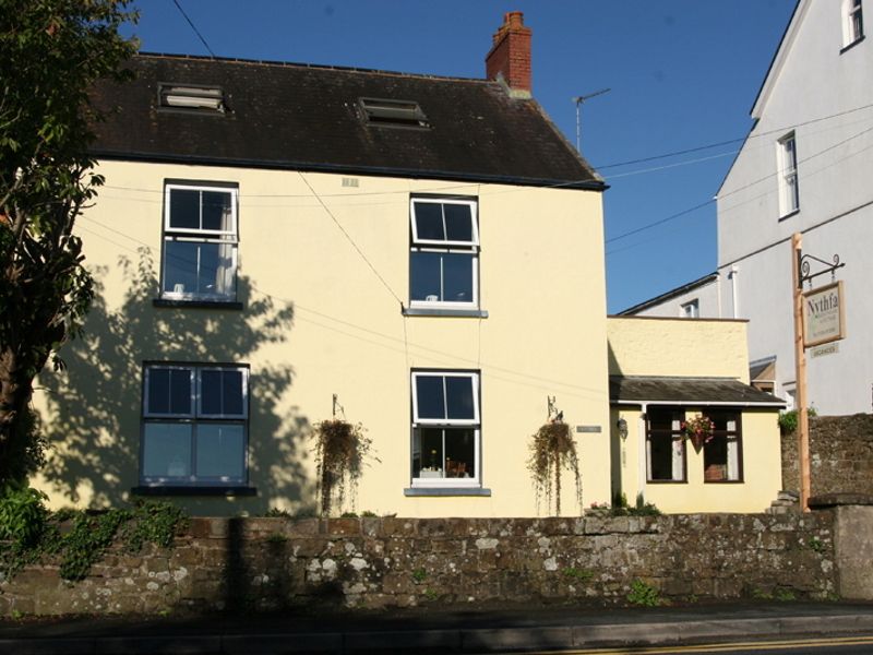 Nythfa Guesthouse