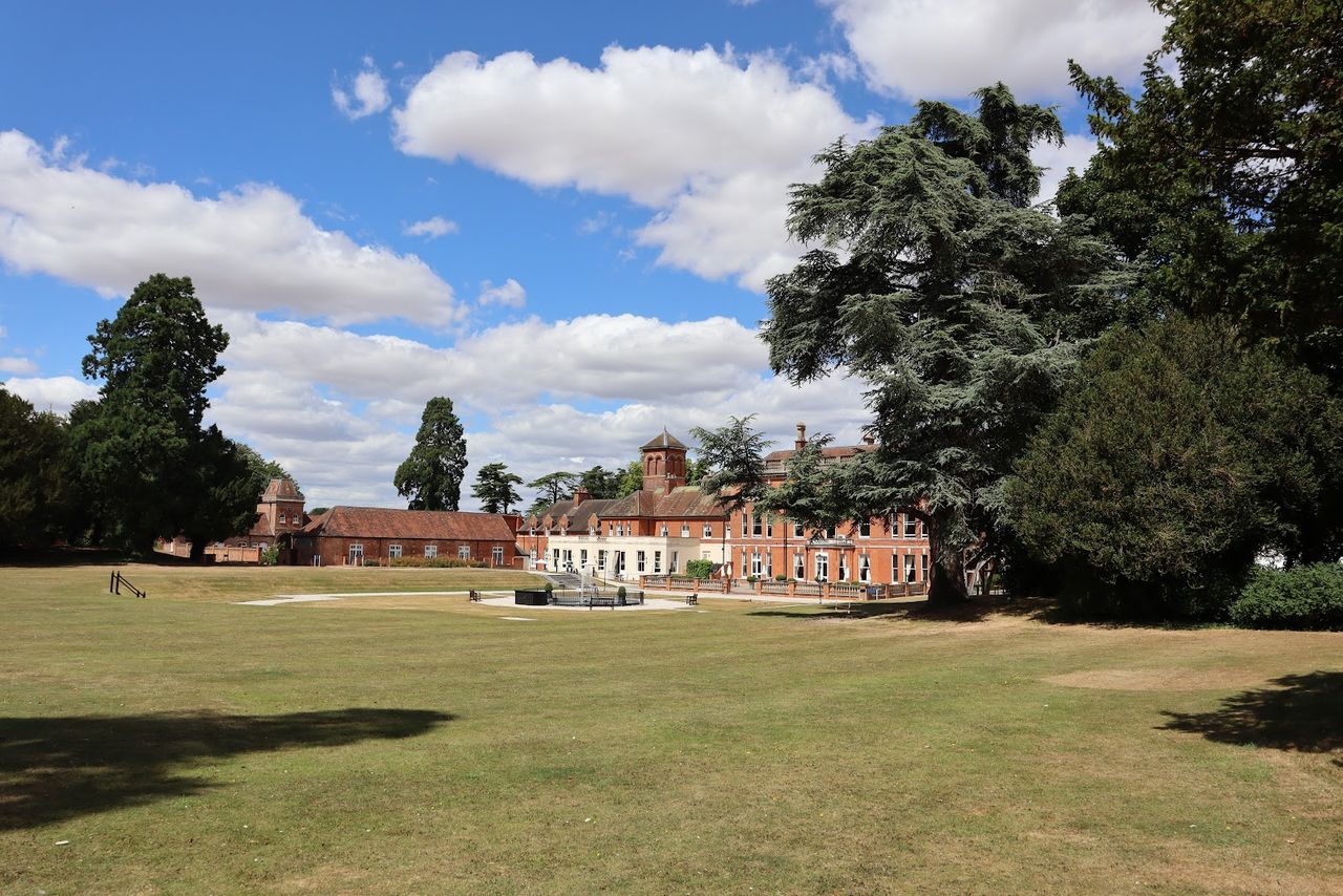 Oakley Hall Hotel