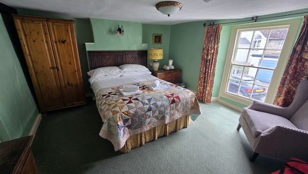 Old Black Lion Inn