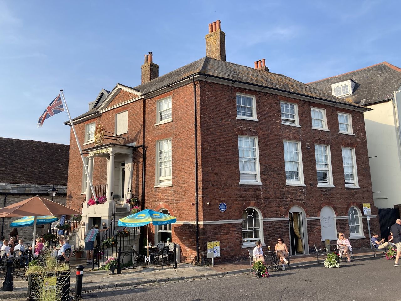 The Old Custom House