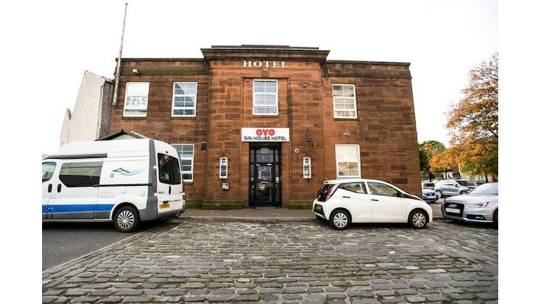 OYO Gin House Hotel